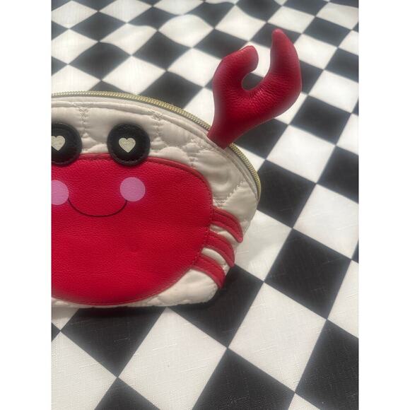 Betsy Johnson Clutch cosmetic bag crab Kitsch travel read - Picture 2 of 5